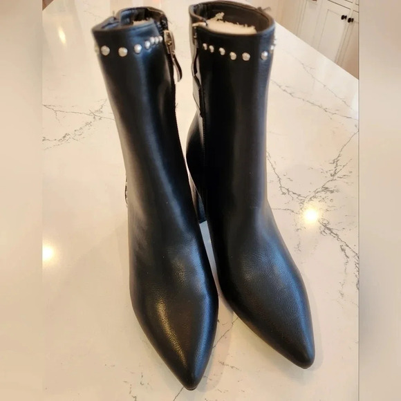 NWOT || OLIVIA + KATE || Rachel black, block booties, heels, vegan, size 6 - Picture 3 of 6